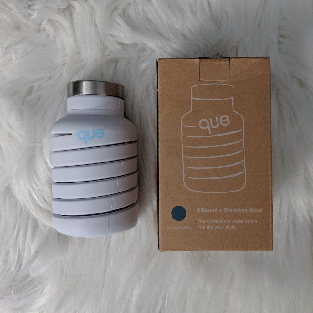 Que silicone collapsible water bottle